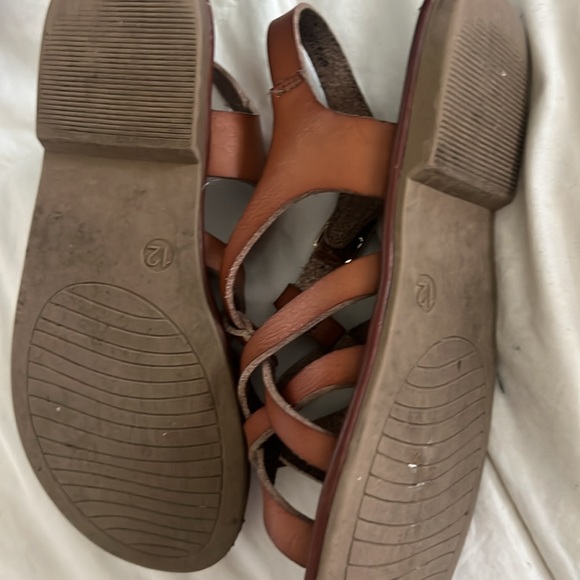 Sandals Lot - Picture 5 of 6